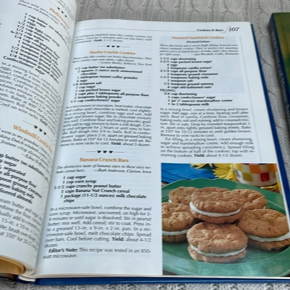 Taste of Home hardback cookbooks. ‘02 & ‘05. Annual recipes colored pics family